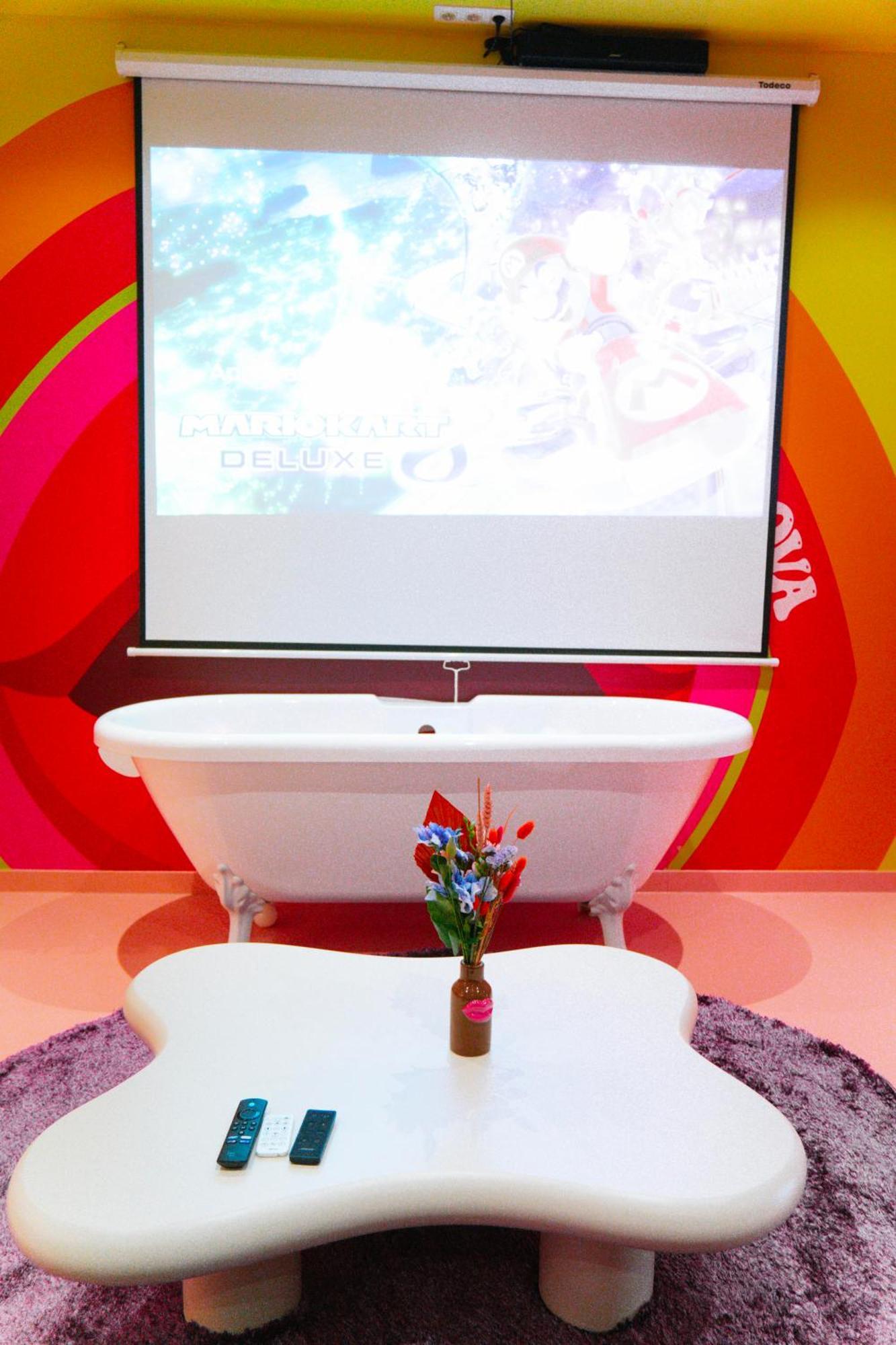 שרלרואה Capsule Girl Power Spa - Balneo - Sauna - Karaoke - Billard - 2 Chambres מראה חיצוני תמונה