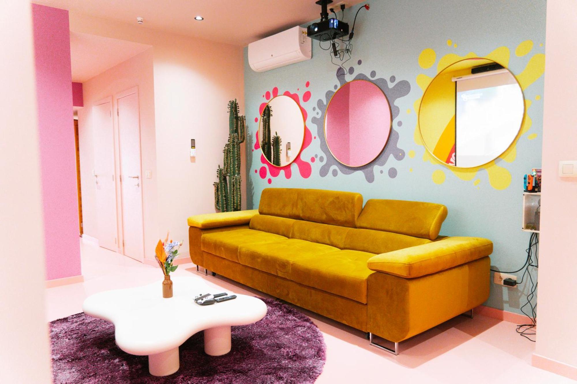 שרלרואה Capsule Girl Power Spa - Balneo - Sauna - Karaoke - Billard - 2 Chambres מראה חיצוני תמונה