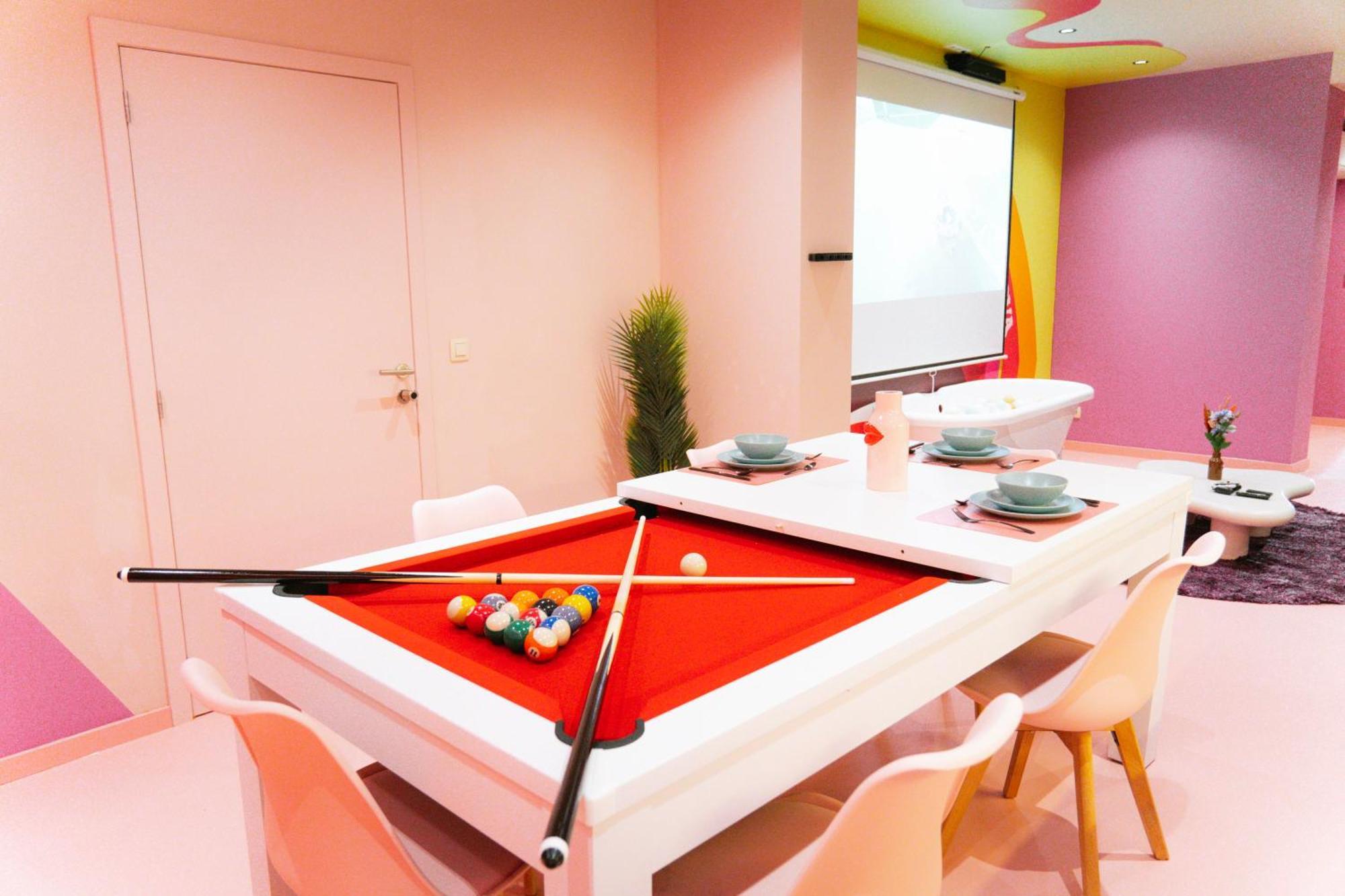 שרלרואה Capsule Girl Power Spa - Balneo - Sauna - Karaoke - Billard - 2 Chambres מראה חיצוני תמונה