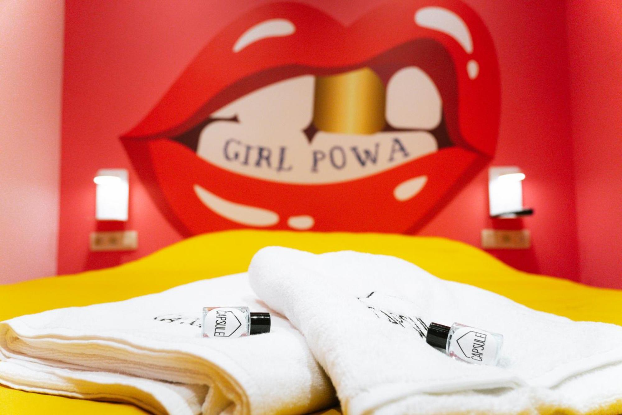 שרלרואה Capsule Girl Power Spa - Balneo - Sauna - Karaoke - Billard - 2 Chambres מראה חיצוני תמונה