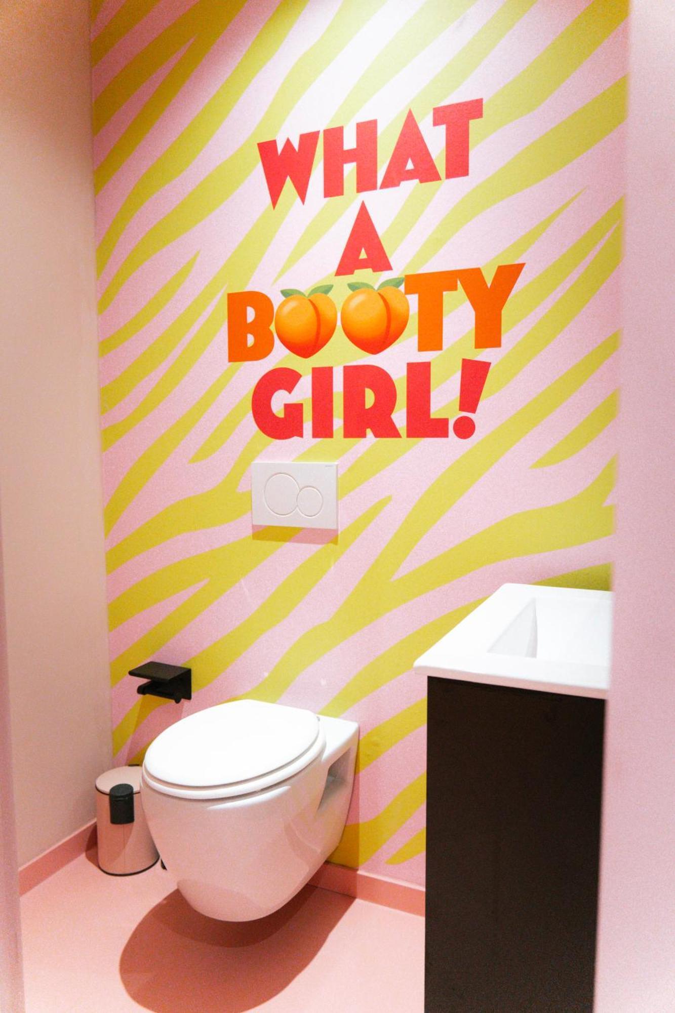 שרלרואה Capsule Girl Power Spa - Balneo - Sauna - Karaoke - Billard - 2 Chambres מראה חיצוני תמונה