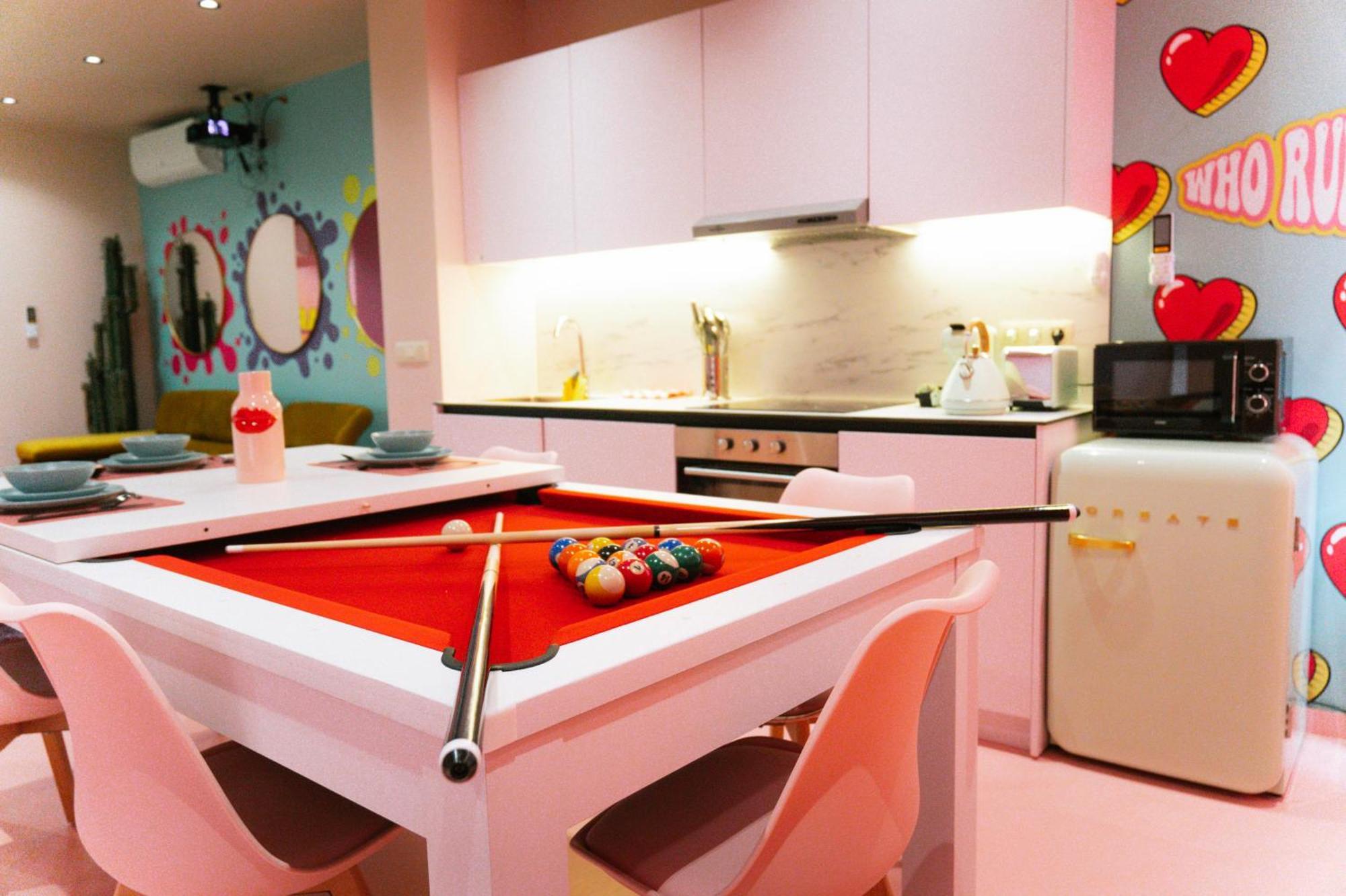 שרלרואה Capsule Girl Power Spa - Balneo - Sauna - Karaoke - Billard - 2 Chambres מראה חיצוני תמונה