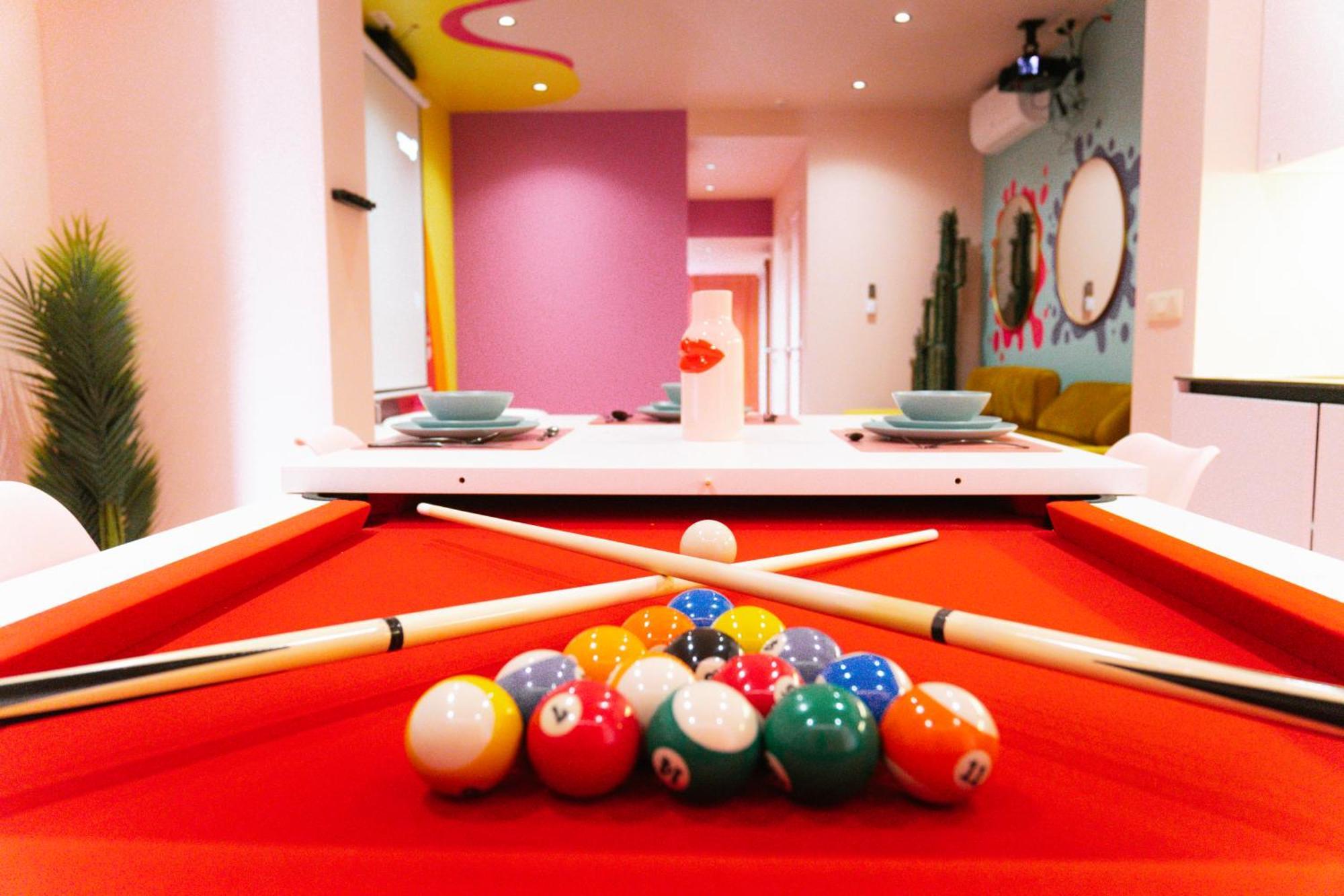 שרלרואה Capsule Girl Power Spa - Balneo - Sauna - Karaoke - Billard - 2 Chambres מראה חיצוני תמונה