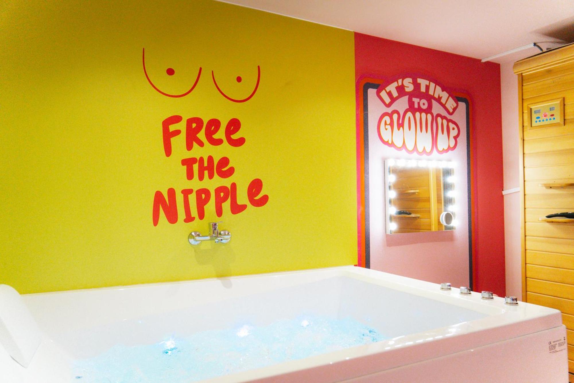 שרלרואה Capsule Girl Power Spa - Balneo - Sauna - Karaoke - Billard - 2 Chambres מראה חיצוני תמונה