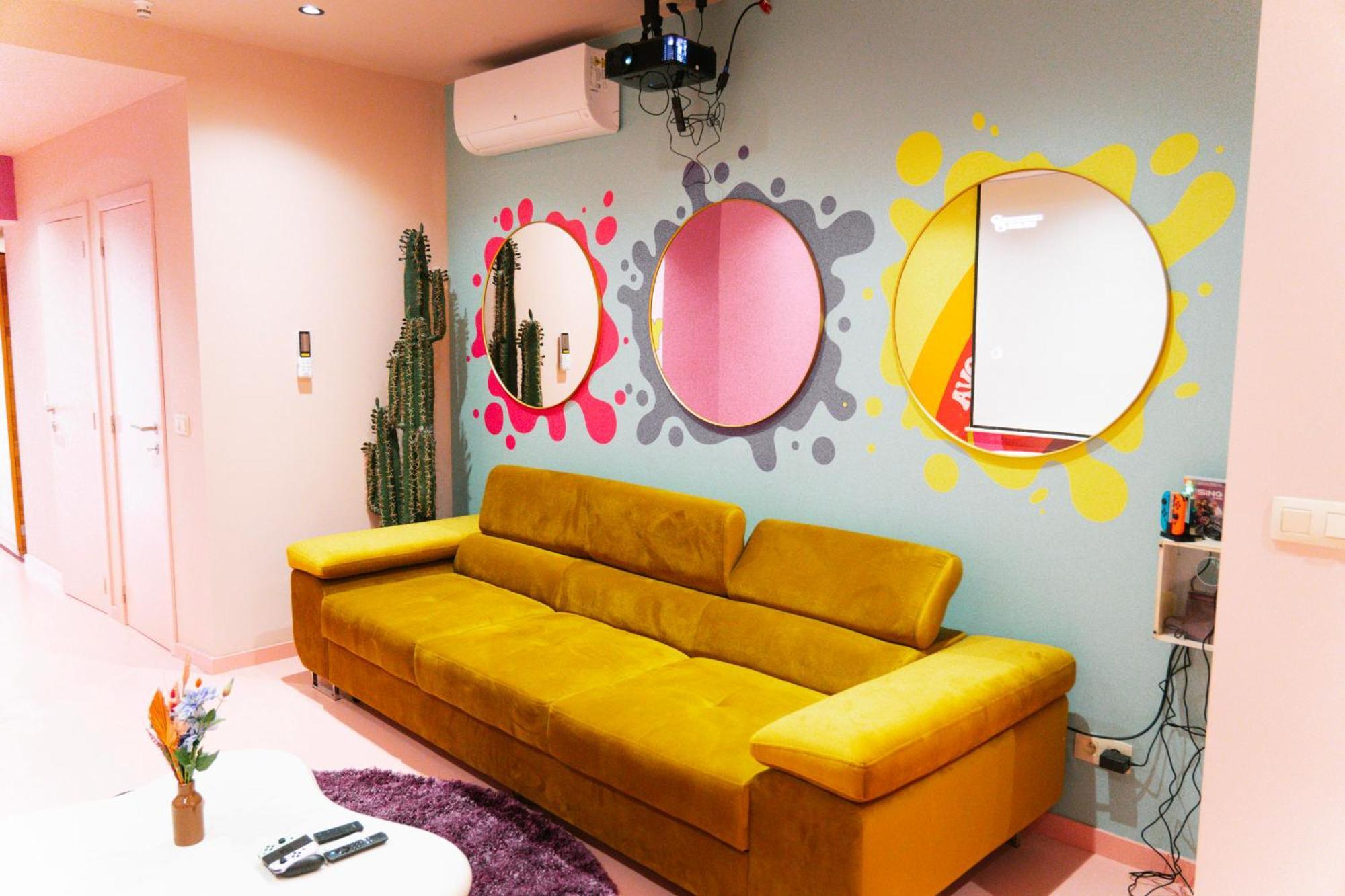 שרלרואה Capsule Girl Power Spa - Balneo - Sauna - Karaoke - Billard - 2 Chambres מראה חיצוני תמונה